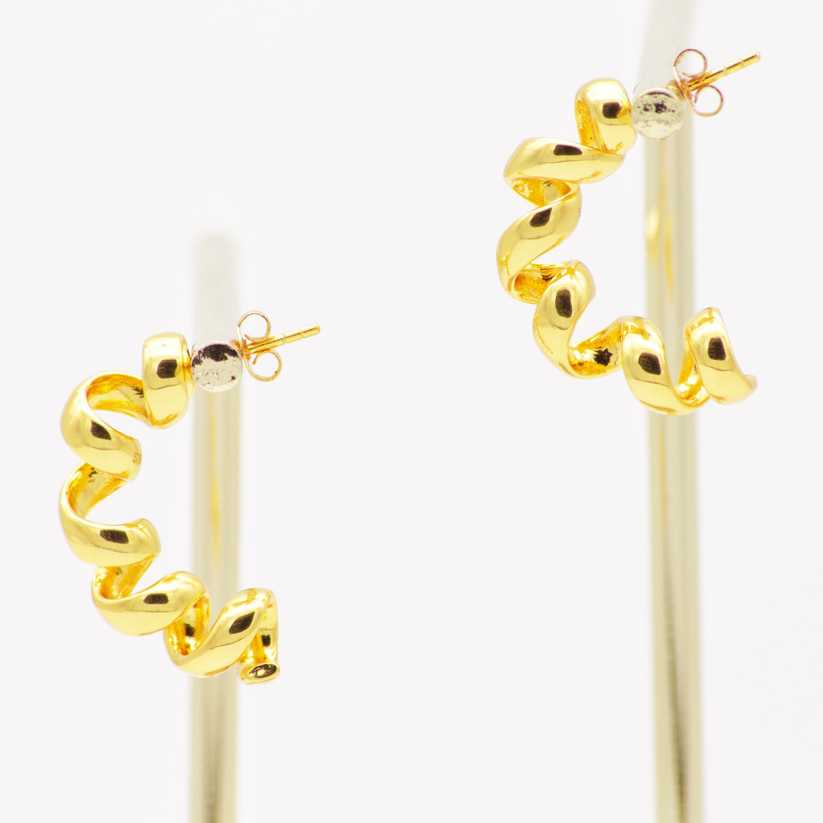 Twirl Earrings Gold